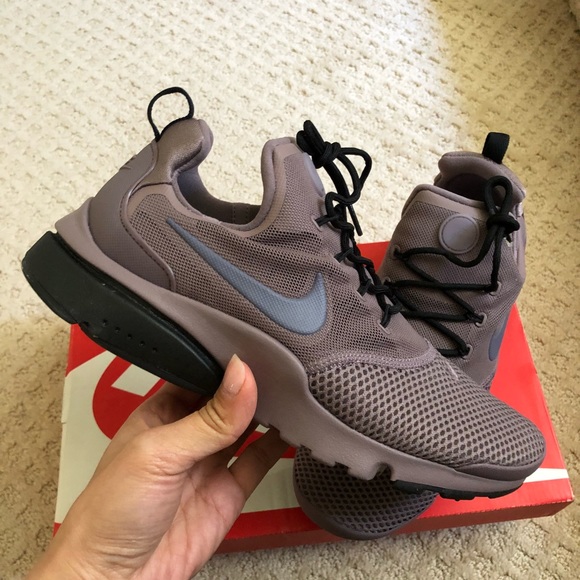 🚫✂️💚 NIB💚 NIKE taupe grey Presto Fly - Picture 2 of 6